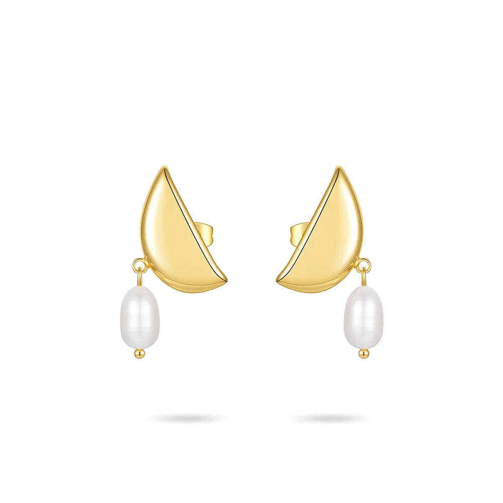 Brinco Luna Meia Lua com Pérola Natural Banhado em Ouro 18K